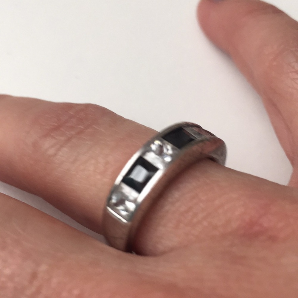 925 SILVER, Size 8 ring - Picture 3 of 4